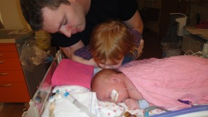 Roos geeft Jelka een kusje